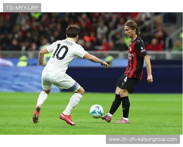 AC米兰持续施压，莱奥半转身抽射打高